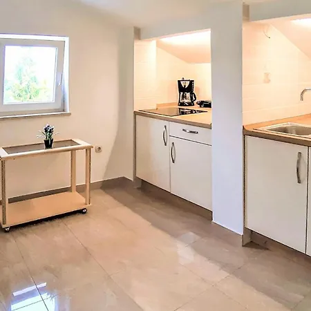 1 Bedroom Awesome Apartment In Malinska
