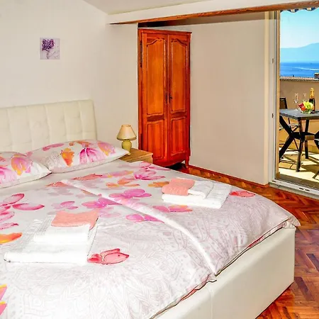 Daire 1 Bedroom Awesome Apartment In Malinska