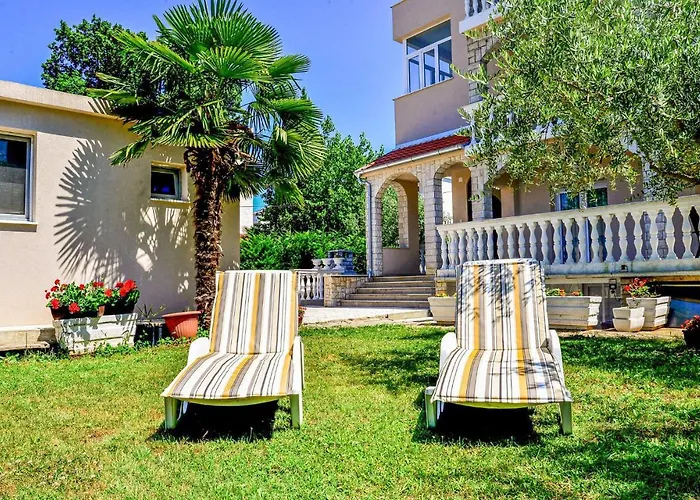 Apartman 1 Bedroom Amazing Apartment In Malinska *